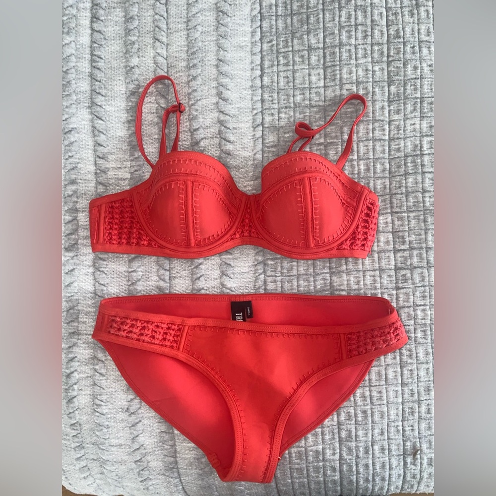 TRIANGLE RED BIKINI